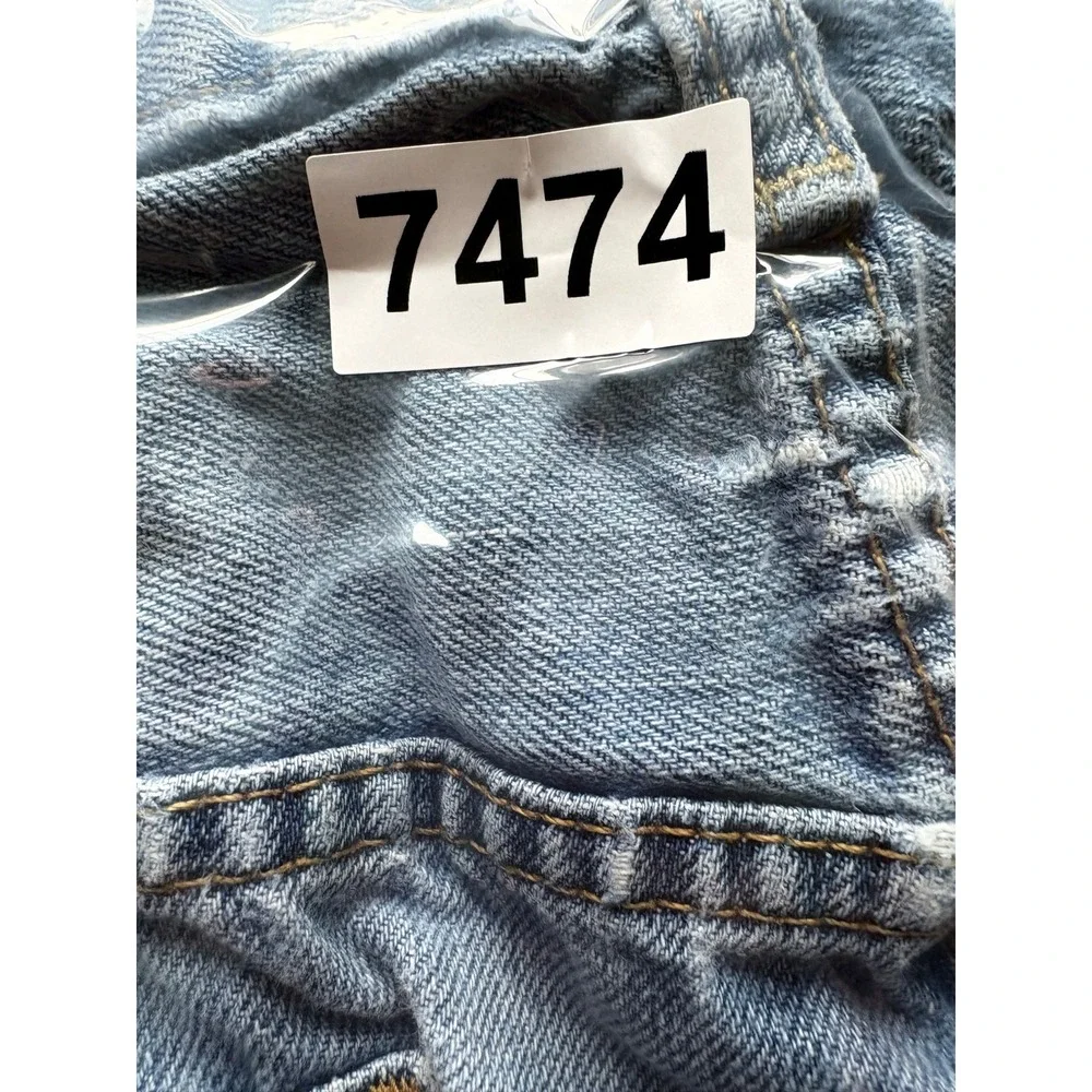 Levis levi 569